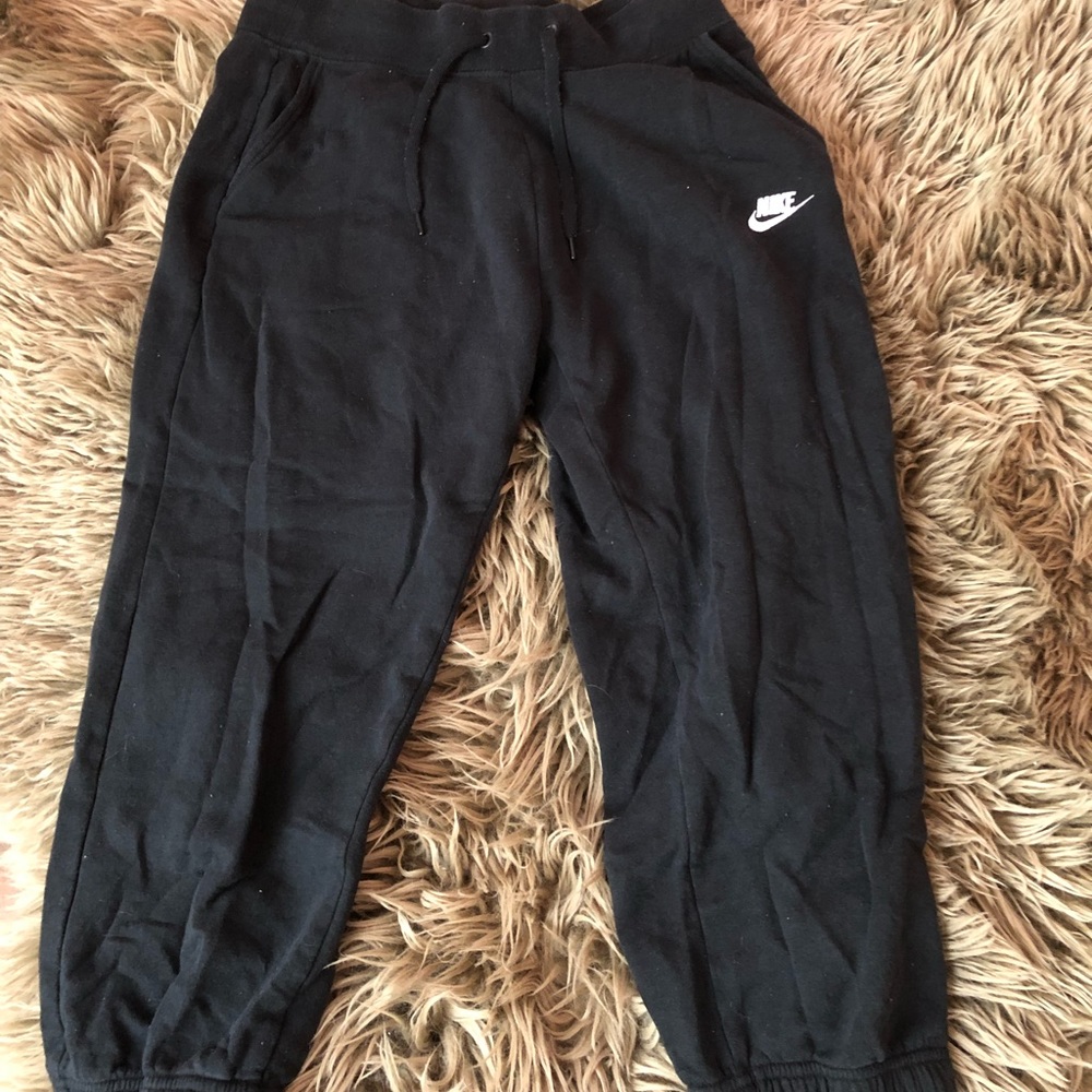 Nike cropped sweatpants